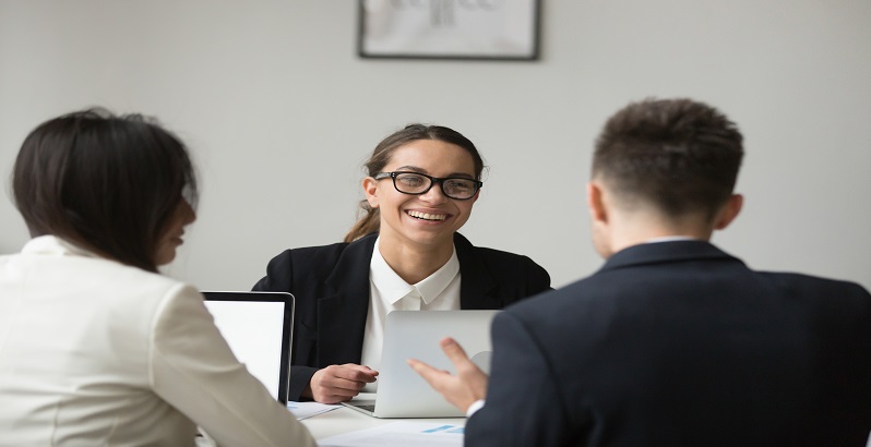 Cum te poate ajuta o doza de umor in obtinerea unui job?