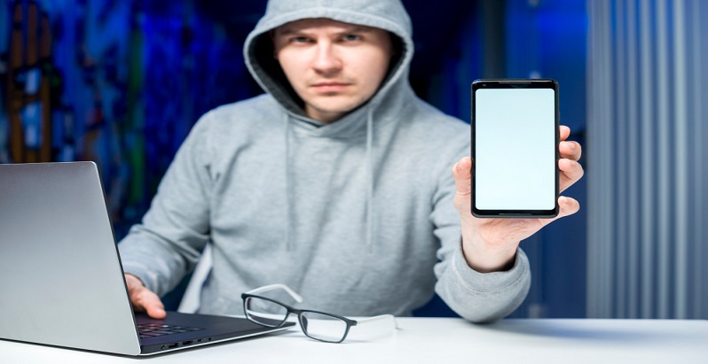 DNSC avertizeaza asupra unei noi fraude prin SMS. Hackerii trimit mesaje false despre amenzi si taxe restante