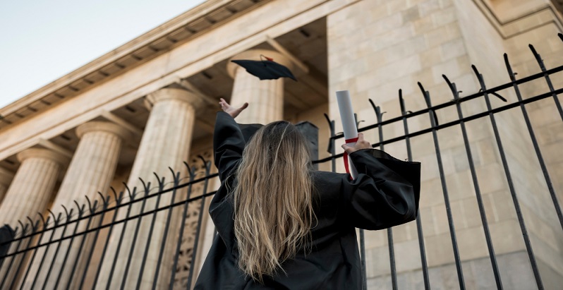 Se ia facultatea in calcul la pensie? Cand conteaza anii de studii si ce spune legea
